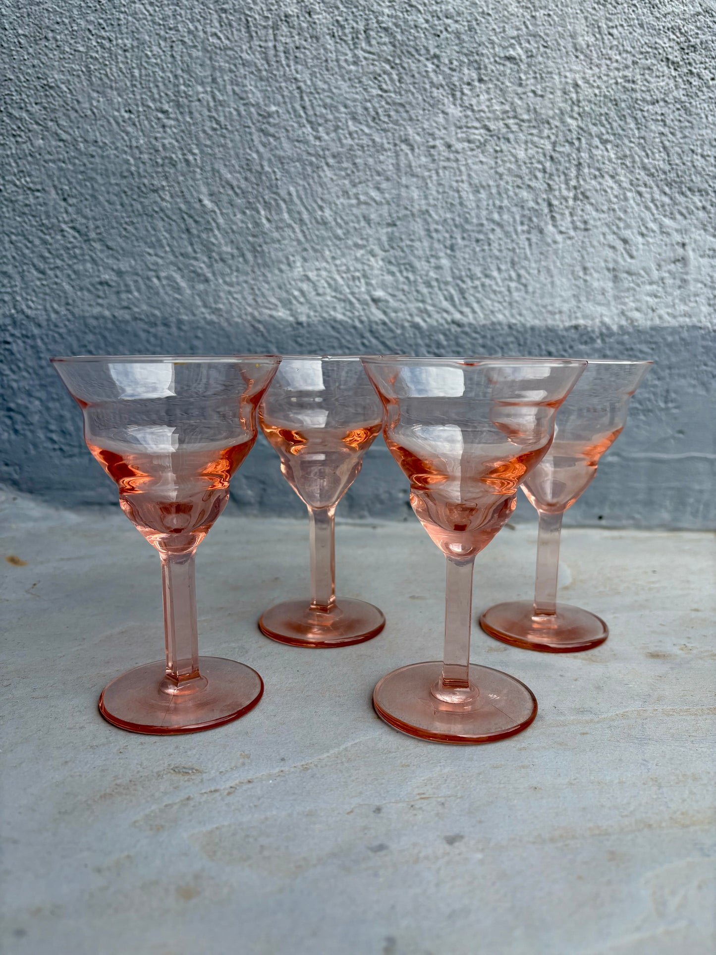 4 grand verres à liqueur