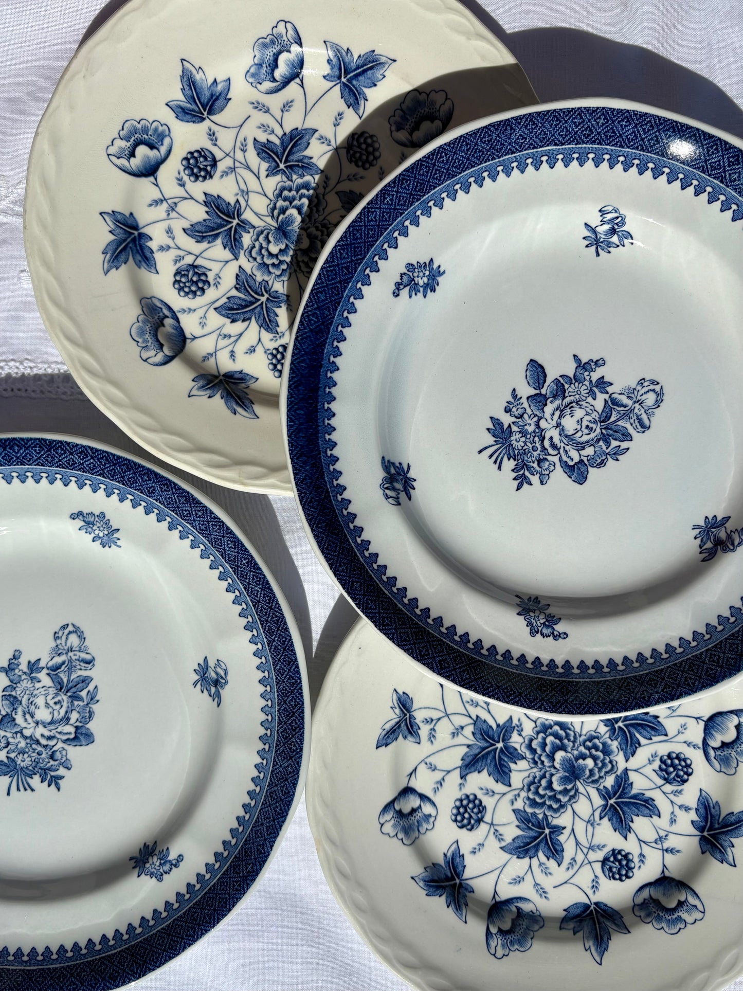 Set de 4 assiettes à dessert déparaillées