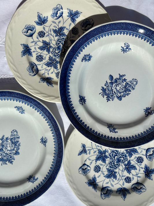 Set de 4 assiettes à dessert déparaillées